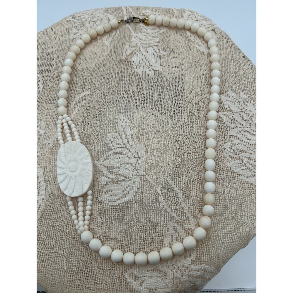 1980s Karla‎ Jordan Natural Stone Beaded Necklace Carved Medallion Cream #4524
